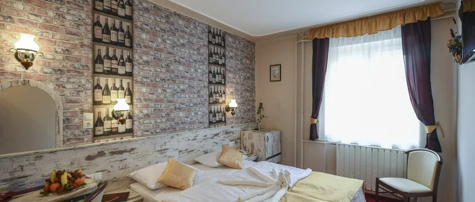 Hotel Korona Wellness, Rendezvny & Borhotel Eger