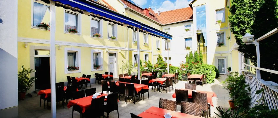 Hotel Korona Wellness, Rendezvny & Borhotel Eger