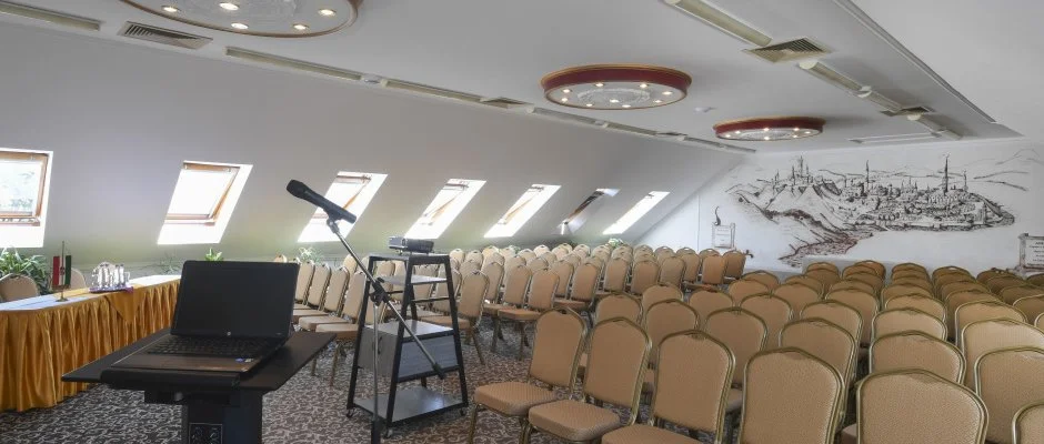 Hotel Korona Wellness, Rendezvny & Borhotel Eger