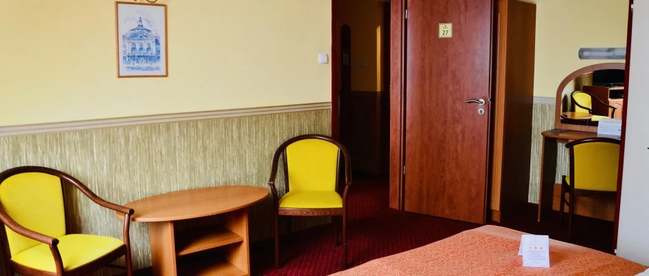 Hotel Korona Wellness, Rendezvny & Borhotel Eger