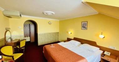 Oktber 23. (min. 2 j)