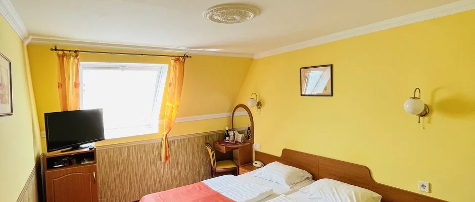 Hotel Korona Wellness, Rendezvny & Borhotel Eger