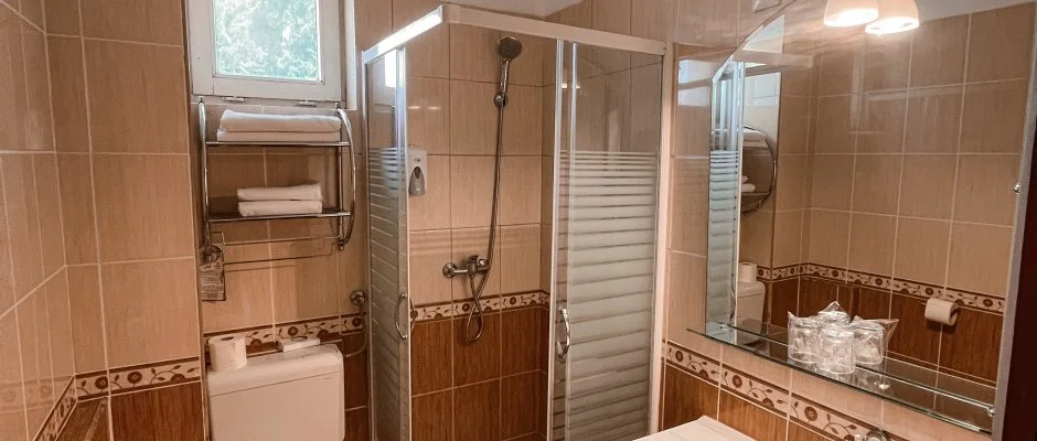 Hotel Korona Wellness, Rendezvny & Borhotel Eger