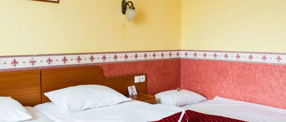 Hotel Korona Wellness, Rendezvny & Borhotel Eger