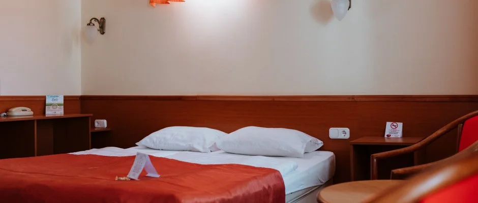 Hotel Korona Wellness, Rendezvny & Borhotel Eger