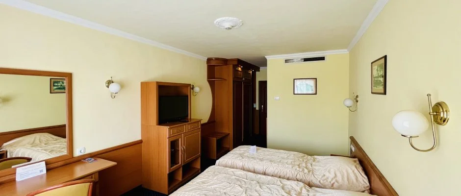 Hotel Korona Wellness, Rendezvny & Borhotel Eger