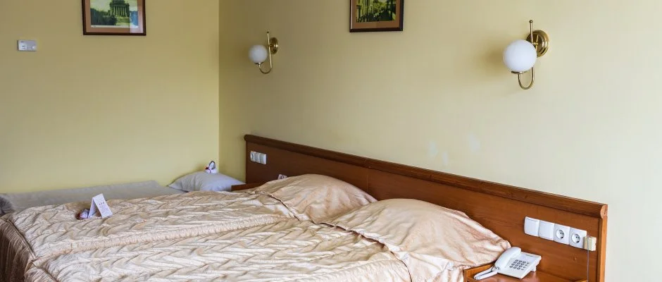 Hotel Korona Wellness, Rendezvny & Borhotel Eger