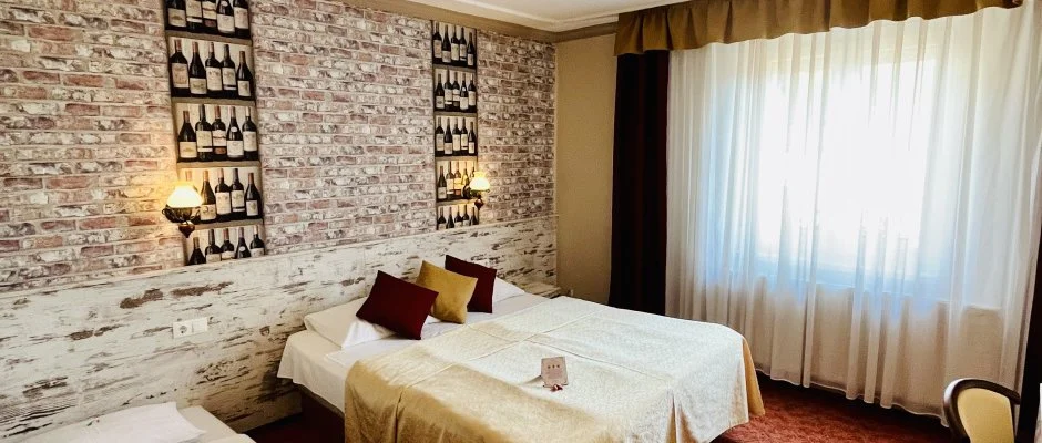 Hotel Korona Wellness, Rendezvny & Borhotel Eger