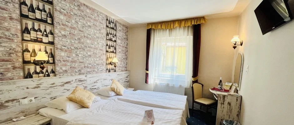 Hotel Korona Wellness, Rendezvny & Borhotel Eger