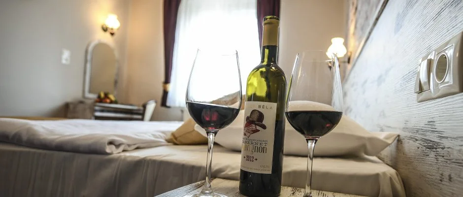 Hotel Korona Wellness, Rendezvny & Borhotel Eger