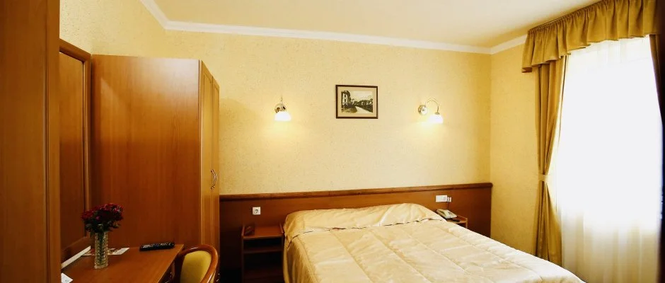 Hotel Korona Wellness, Rendezvny & Borhotel Eger