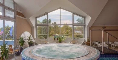 Valentin-nap a Krist�ly Hotelben (min. 2 �j)