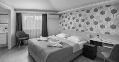 2=3 Senior aj�nlat aj�nd�k �jszak�val