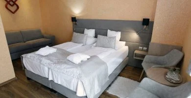 Okt�ber 23. (min. 2 �j)