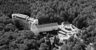 Szilveszter (min. 2 j)