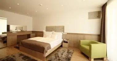 Napi �rak reggelis ell�t�ssal (1 �jt�l)