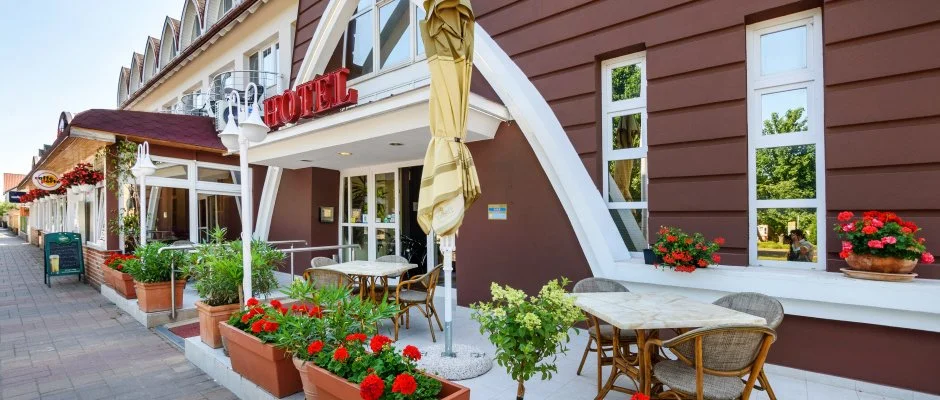 Hotel Ngy vszak Hajdszoboszl