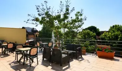 Hotel Ngy vszak Hajdszoboszl