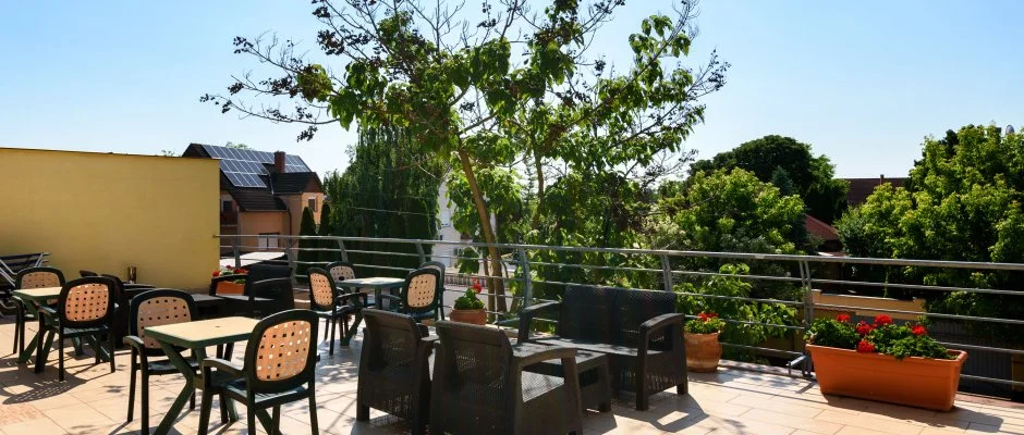 Hotel Ngy vszak Hajdszoboszl