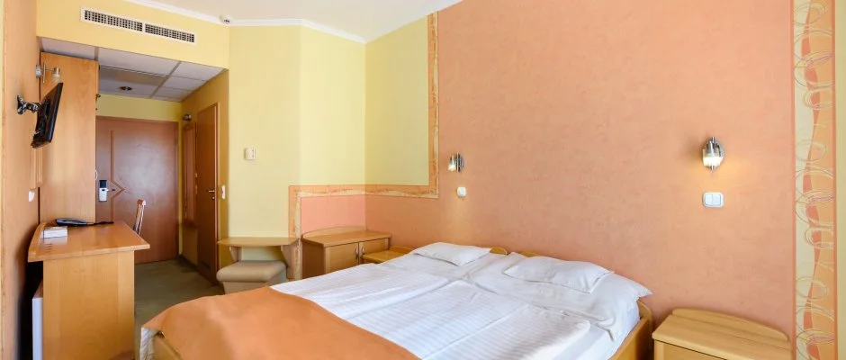 Hotel Ngy vszak Hajdszoboszl