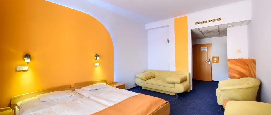 Hotel Ngy vszak Hajdszoboszl