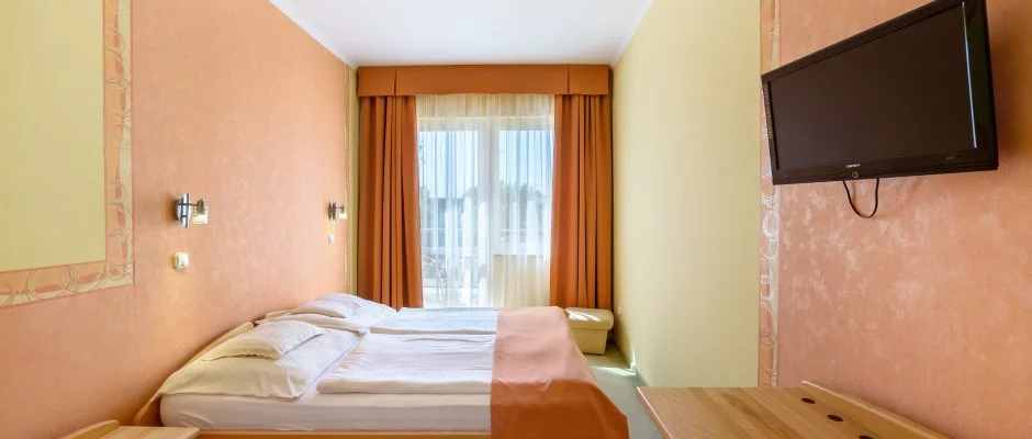 Hotel Ngy vszak Hajdszoboszl