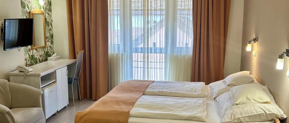 Hotel Ngy vszak Hajdszoboszl