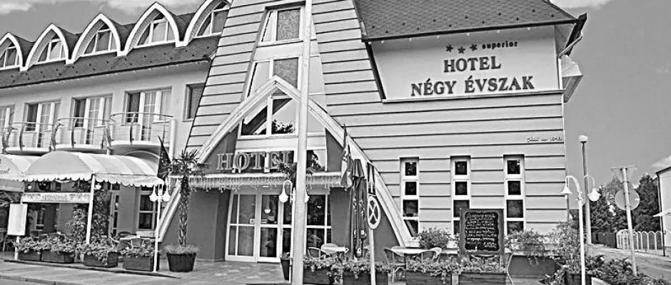 Hotel Ngy vszak Hajdszoboszl