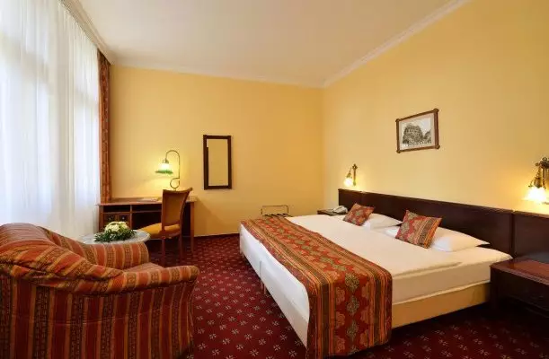 Palatinus Grand Hotel Pécs Palatinus Grand Hotel Pécs