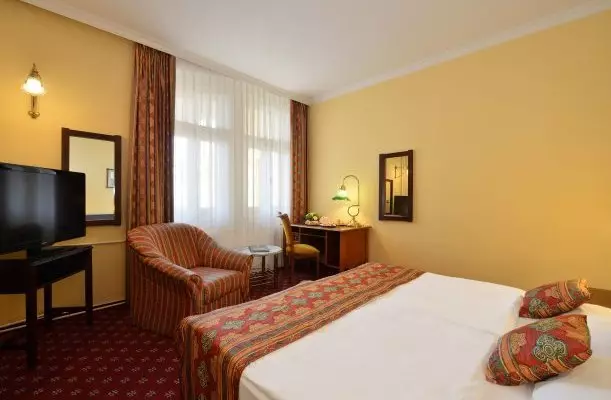 Palatinus Grand Hotel Pécs Palatinus Grand Hotel Pécs