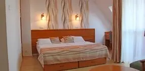 Hotel Panor�ma Balatongy�r�k - Napi �rak reggelis ell�t�ssal