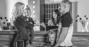 Aranyparti maj�lis