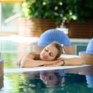  Sárvár - Hideg van? Olvadj fel nálunk! (1 éjtől)