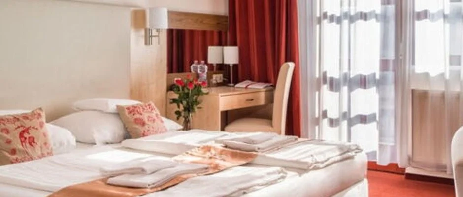 Hotel Piroska Bk, Bkfrd