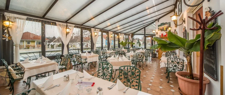 Hotel Piroska Bk, Bkfrd