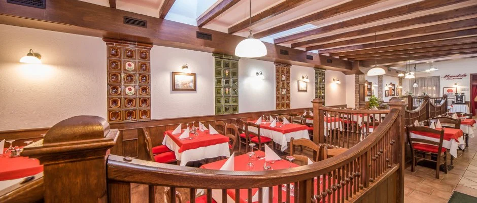 Hotel Piroska Bk, Bkfrd