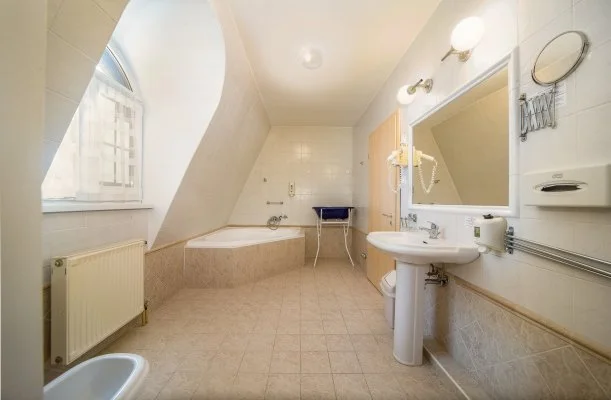 Hotel Piroska Bk, Bkfrd