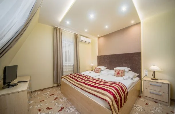 Hotel Piroska Bk, Bkfrd