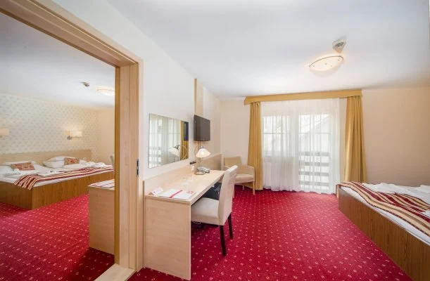 Hotel Piroska Bk, Bkfrd