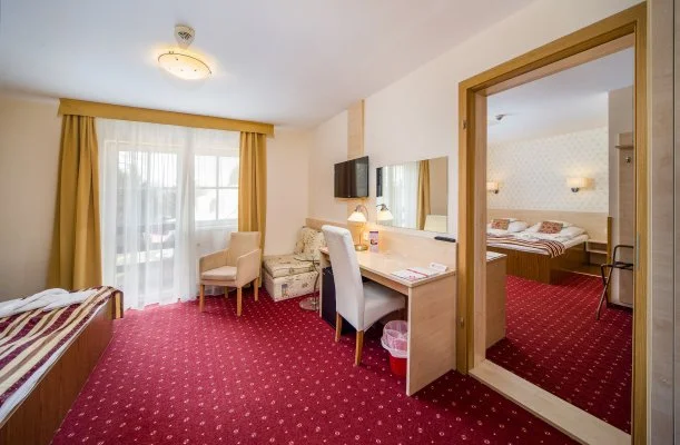 Hotel Piroska Bk, Bkfrd