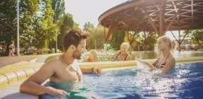 Hunguest Bk - Pihens frdbelpvel