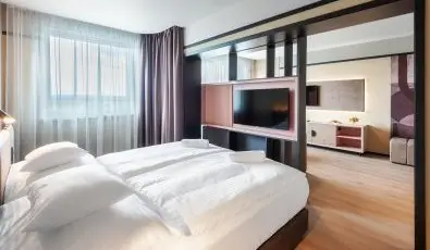 Hunguest Bk Bk, Bkfrd