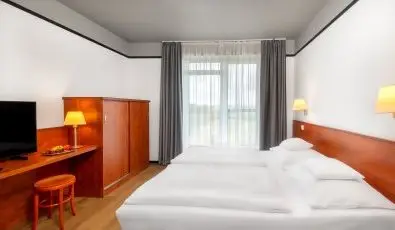 Hunguest Bk Bk, Bkfrd