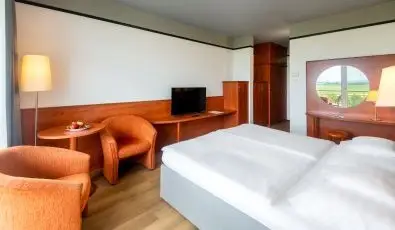 Hunguest Bk Bk, Bkfrd