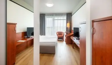 Hunguest Bk Bk, Bkfrd