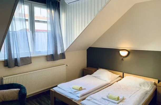 Révész Hotel, Győr