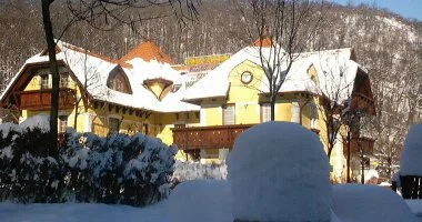 Szilveszter (min. 2 j)