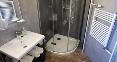 4 �jszak�s aj�nlat (min. 4 �j)