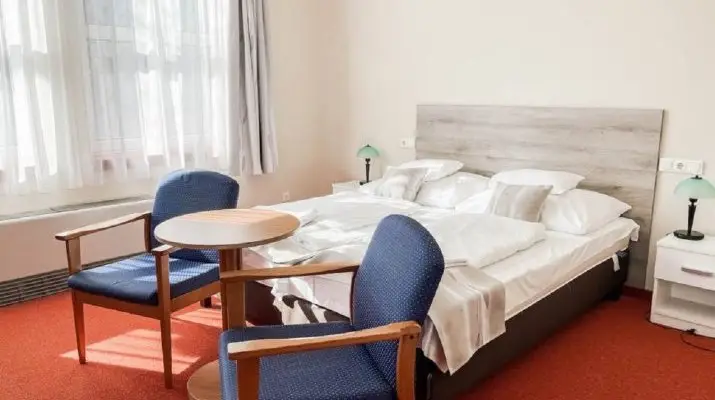 Hotel Unicornis Eger