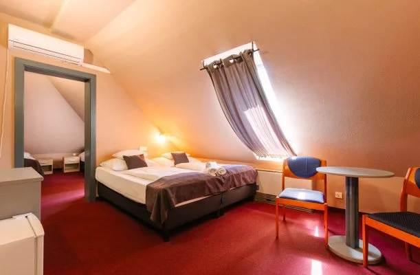Hotel Unicornis Eger